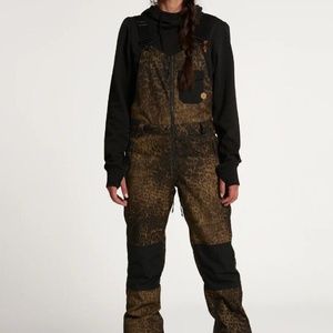 Volcom Women's Swift Overall Bib-Leo-M